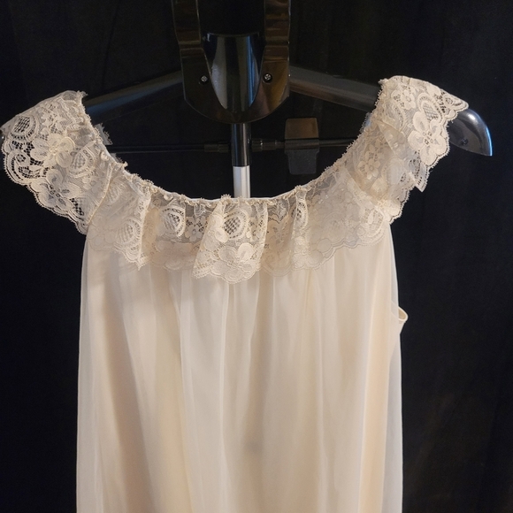 Stunning Vintage 2-Piece Shadowline Peignor Set - Picture 7 of 16